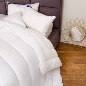 Kołdra całoroczna antyalergiczna biel 180x200 Mikrofibra